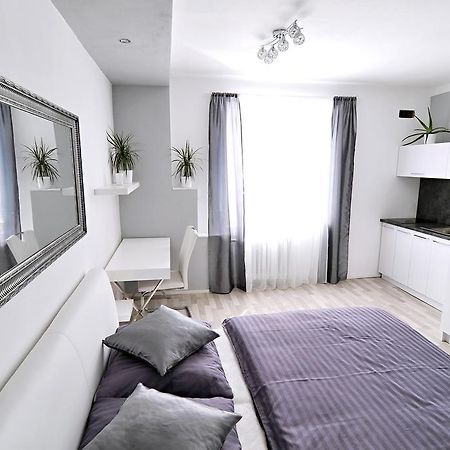 Avax Apartment Либерец Екстериор снимка