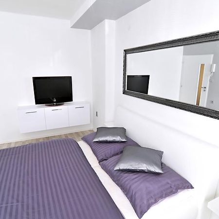 Avax Apartment Либерец Екстериор снимка