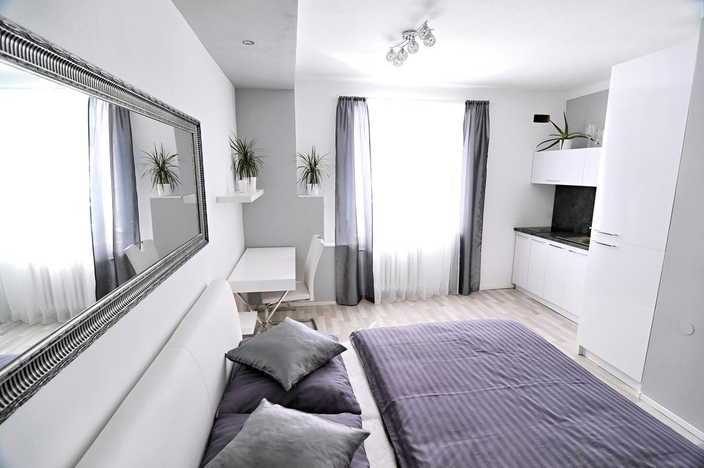 Avax Apartment Либерец Екстериор снимка