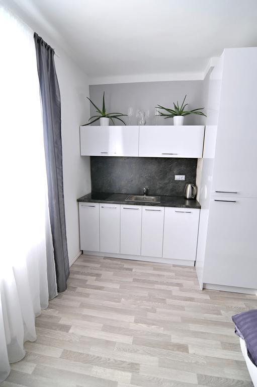 Avax Apartment Либерец Екстериор снимка