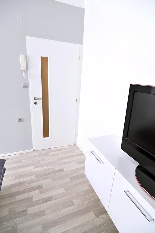 Avax Apartment Либерец Екстериор снимка
